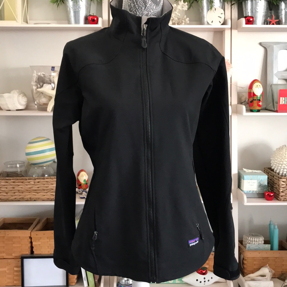 Black Patagonia Softshell Jacket Size S Like New